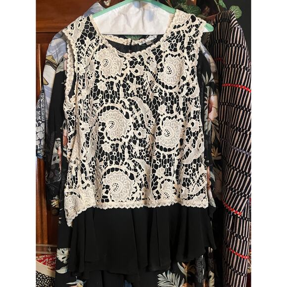 Albert Makali Black with lace overlay Vintage top - Picture 1 of 5
